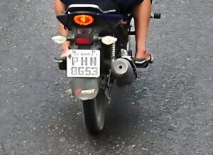 Imagem da notícia - Festival de Parintins 2025: PMAM apreende moto com restrição de roubo identificada pelo Sistema ‘Paredão’ 