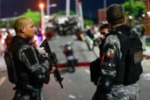 Imagem da notícia - Forças de Segurança mobilizam efetivo em operação de combate a adegas irregulares na zona leste de Manaus