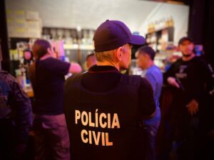 Imagem da notícia - Operação Harpócrates: PC-AM fiscaliza bares e adegas em bairros das zonas norte e oeste