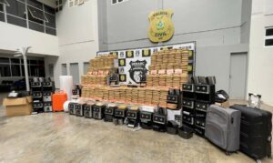 Imagem da notícia - PC-AM apreende mais de 600 kg de maconha tipo skunk e causa prejuízo superior a R$ 12 milhões ao crime organizado