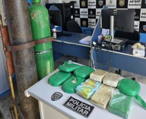 Imagem da notícia - Em Amaturá, Polícia Militar do Amazonas apreende 10 tabletes de droga escondidos em cilindro de oxigênio