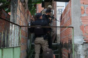 Imagem da notícia - Operação Alvo Certo – Zona Leste: PC-AM prende 20 pessoas com mandados de prisão em aberto por diversos crimes