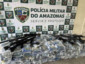 Imagem da notícia - Polícia Militar do Amazonas apreende mais de meia tonelada de entorpecentes e sete fuzis