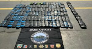 Imagem da notícia - Base Arpão 2: Mais de 100 tabletes de drogas foram apreendidos em embarcação que seguia de Tabatinga para Manaus