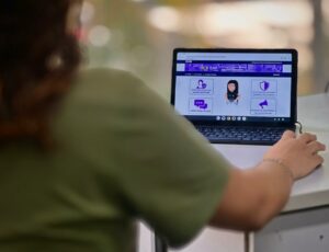 Imagem da notícia - Delegacia Virtual da Mulher realiza 56 atendimentos em um mês e amplia proteção a vítimas de violência no Amazonas