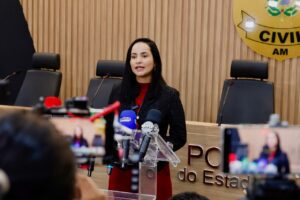 Imagem da notícia - Polícia Civil prende professor de matemática por estupro de vulnerável e importunação sexual contra três alunas