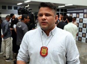 Imagem da notícia - Polícia Civil prende dupla em flagrante por extorsão e comunicação falsa de crime