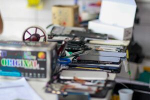 Imagem da notícia - Recuperafone: Prende três pessoas por receptação qualificada e vistoria 11 lojas de assistência técnica