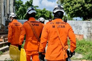 Imagem da notícia - Treinamento do Corpo de Bombeiros simula vazamento de produto químico e desabamento parcial de prédio no Centro