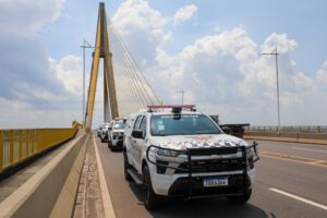 Imagem da notícia - Operação Natal Mais Seguro: Em Alvarães, PMAM prende trio com mais de 70 porções de drogas em residência