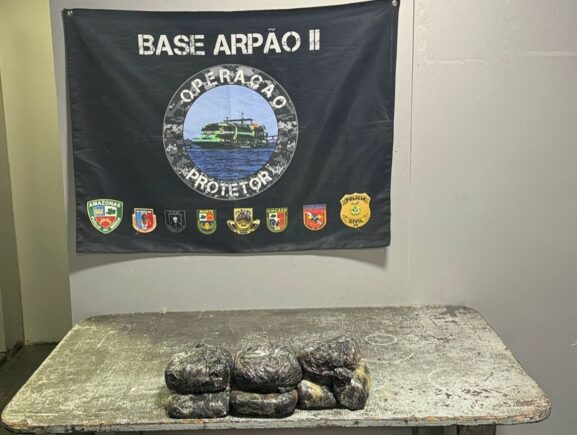 Base Arpão 2: PMAM apreende sete tabletes de entorpecentes escondidos dentro de aparelho de ar-condicionado