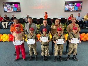 Imagem da notícia - Em 2025, programa Bombeiro Mirim alcançou 650 crianças e adolescentes de 11 municípios do Amazonas