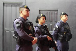 Imagem da notícia - CIF: Bares no Parque 10 são autuados por venda de bebidas alcoólicas para menores