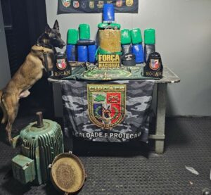 Imagem da notícia - Base Arpão 2: PMAM apreende 60 kg de pasta-base de cocaína escondidos em motor elétrico e caixas de som