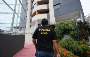 Imagem da notícia - Operação Erga Omnes: Polícia Civil do Amazonas desarticula organização criminosa envolvida com tráfico de drogas, lavagem de dinheiro e corrupção