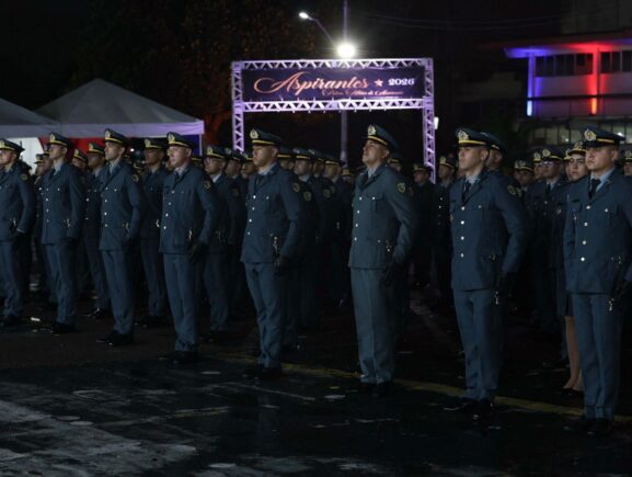 Aspirantes a oficiais da Polícia Militar do Amazonas celebram formação em segurança públi…