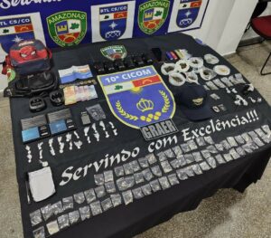 Sete pessoas são presas com drogas e rádios comunicadores durante operação da PMAM em Man…