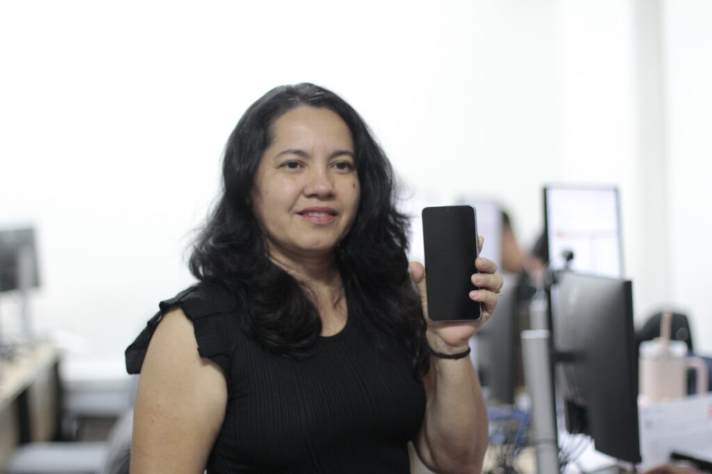 SSP ENTREGA 300 APARELHOS RECUPERADOS COMERCIANTE DILA AZEVEDO DIVULGACAO SSP AM