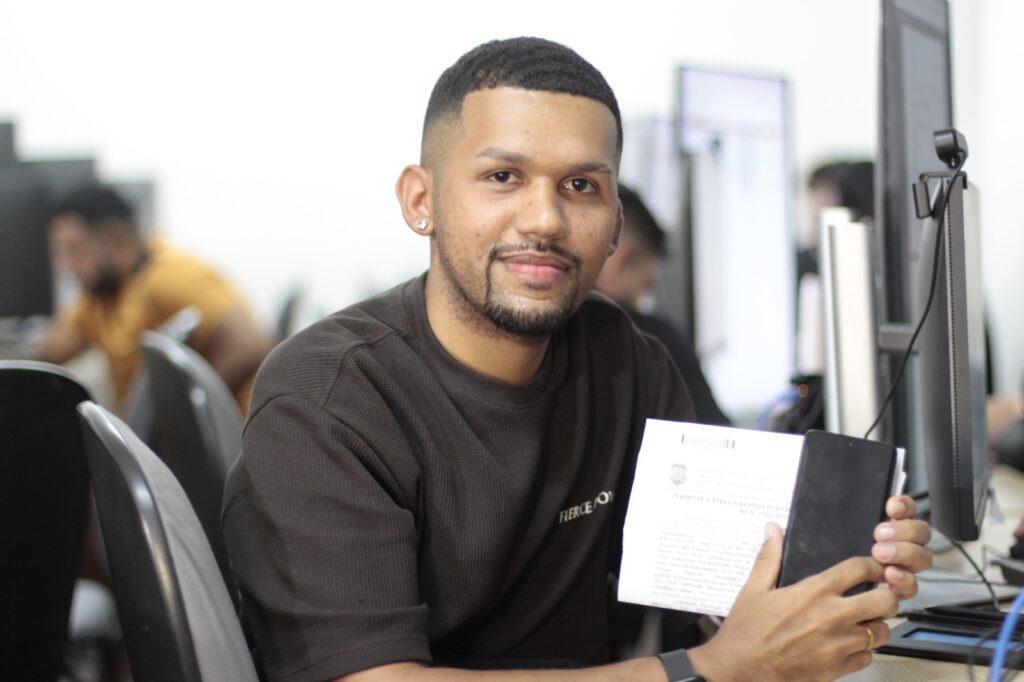 SSP ENTREGA 300 APARELHOS RECUPERADOS PROMOTOR GABRIEL BASTOS DIVULGACAO SSP AM