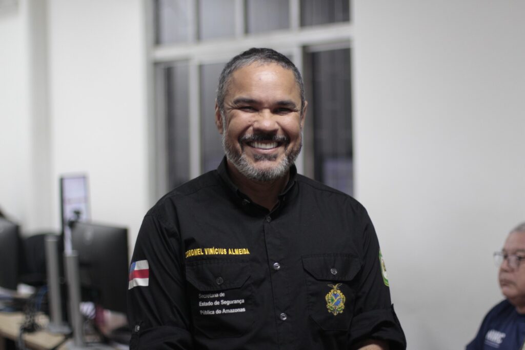 SSP ENTREGA 300 APARELHOS RECUPERADOS SECRETARIO VINICIUS ALMEIDA DIVULGACAO SSP AM