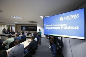 Mais de 14 mil servidores da Segurança terão reajuste de 4,14%, anuncia o governador inte…