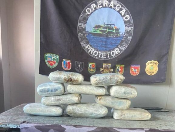 Base Arpão 2: Polícia encontra maconha do tipo skunk escondida em caixas com peixes e açaí