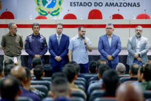 Imagem da notícia - Governador Roberto Cidade participa da abertura dos cursos de Gestão de Crise e de Abordagem Fluvial para as Forças de Segurança do Amazonas