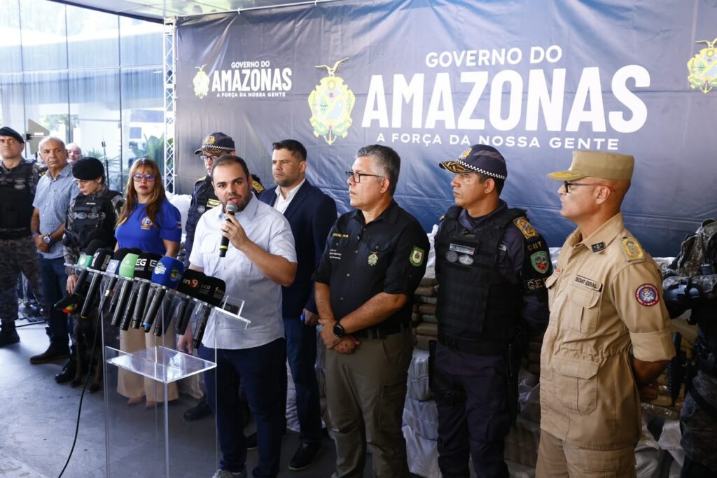 Governo Roberto Cidade apresenta resultados da operacao Seguranca Presente que apreendeu mais de du