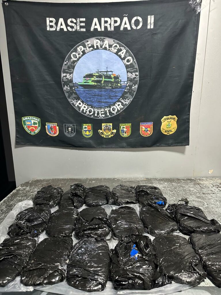 SSP AM BASE ARPAO 2 APREENDE 11 QUILOS DE DROGAS E PRENDE TRES FOTOS DIVULGACAO SSP AM